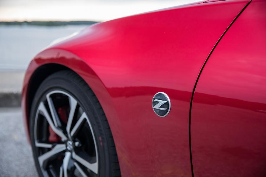 Детали экстерьера Nissan 370Z Roadster (Z34) 2013 года  (NA) (фото 12 из 26)